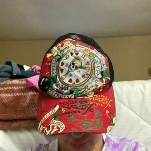 Ed hardy hat..wore maybe 2 times max..looks brand new..all stones in tact